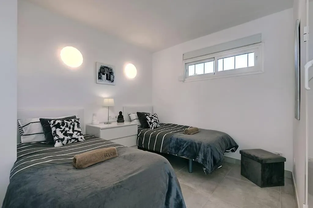 Appartement 019 Stylish 3 Bed Ibensa Square Apt, Near Beach & Bars Benalmádena