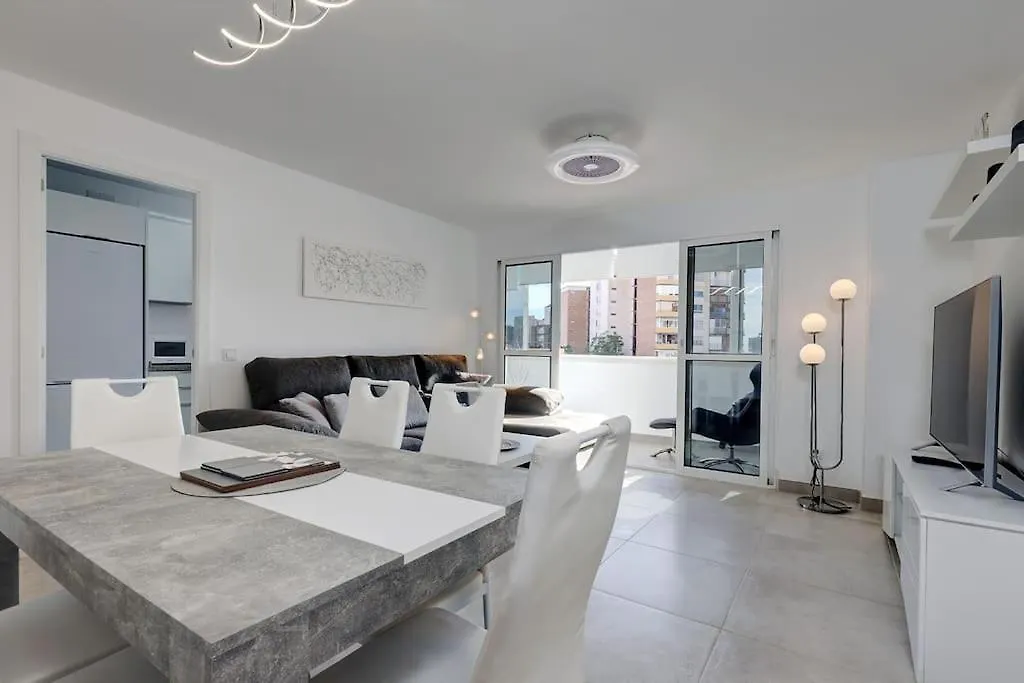 019 Stylish 3 Bed Ibensa Square Apt, Near Beach & Bars Benalmadena Apartment