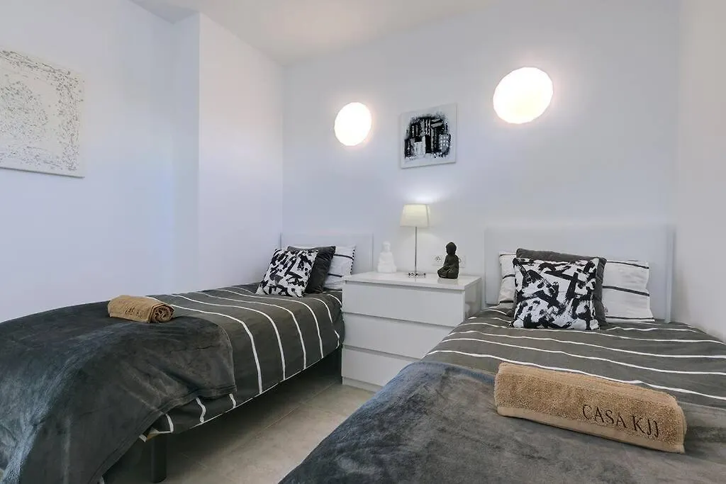 Apartment 019 Stylish 3 Bed Ibensa Square Apt, Near Beach & Bars Benalmadena