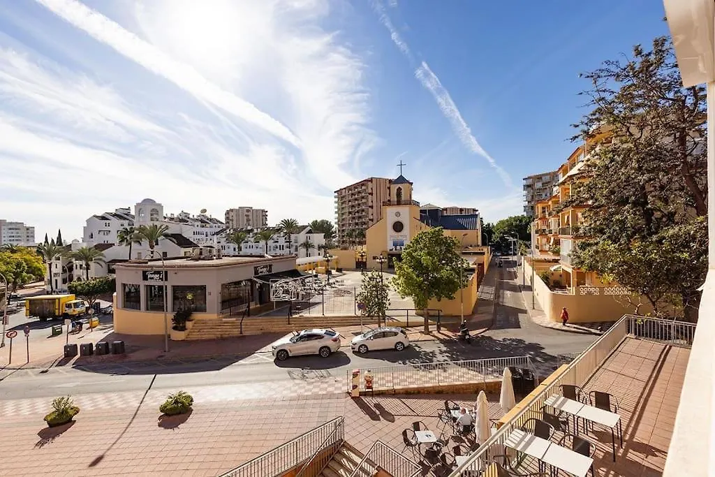 019 Stylish 3 Bed Ibensa Square Apt, Near Beach & Bars Benalmadena