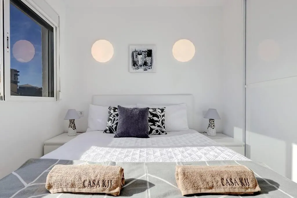 019 Stylish 3 Bed Ibensa Square Apt, Near Beach & Bars Benalmádena