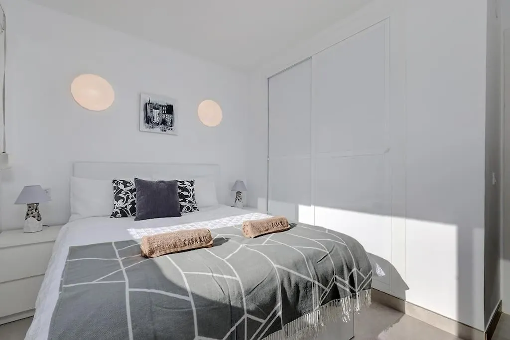 019 Stylish 3 Bed Ibensa Square Apt, Near Beach & Bars Benalmádena
