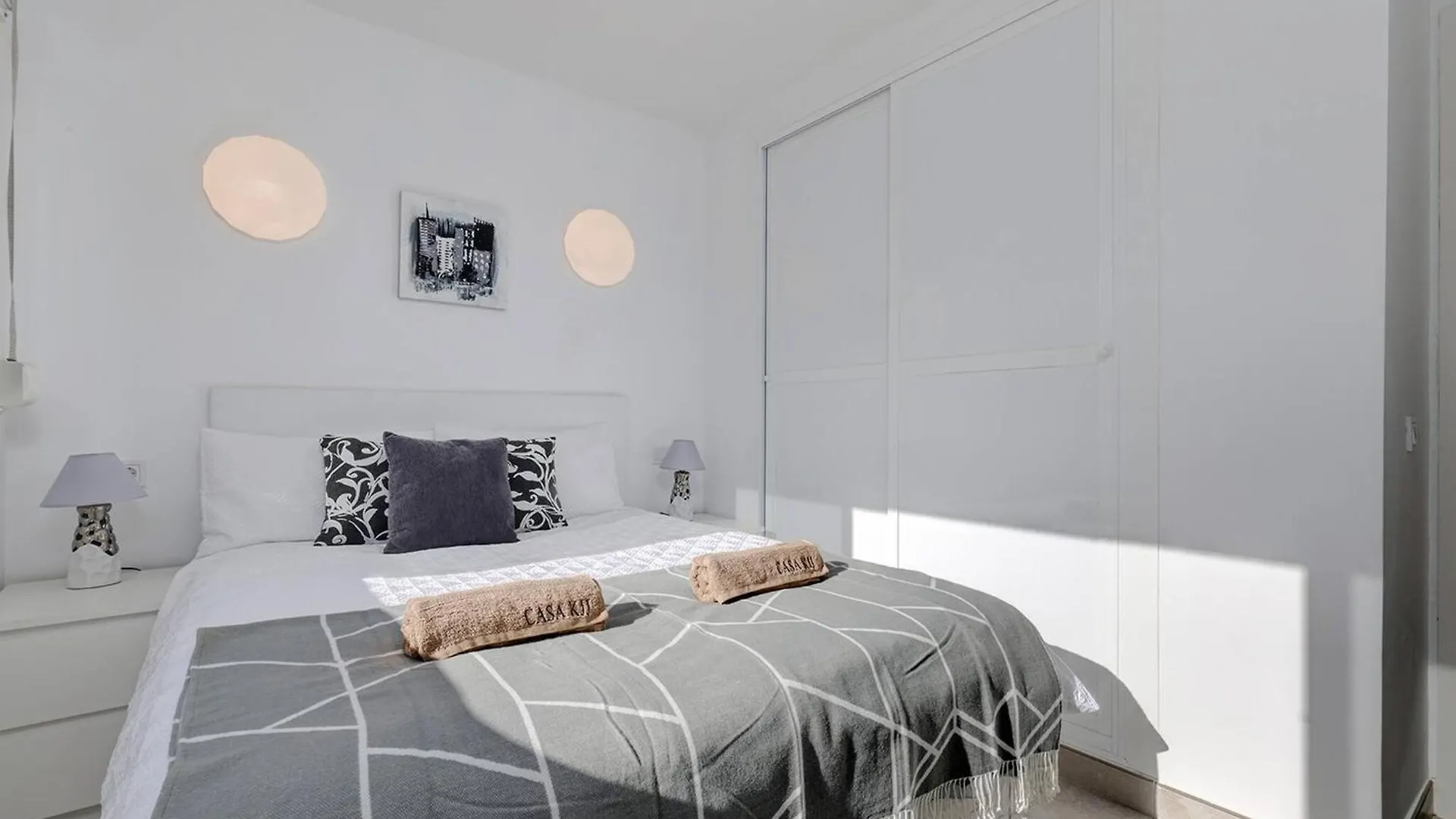 019 Stylish 3 Bed Ibensa Square Apt, Near Beach & Bars Benalmádena 0*,