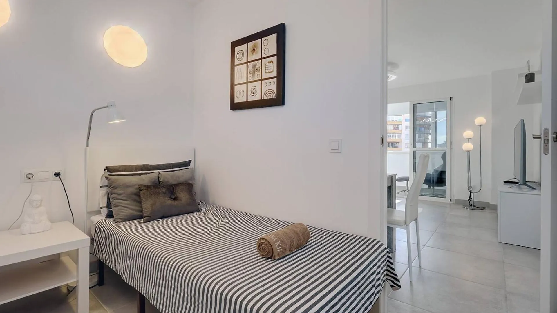 019 Stylish 3 Bed Ibensa Square Apt, Near Beach & Bars Benalmadena 0*,  Spain