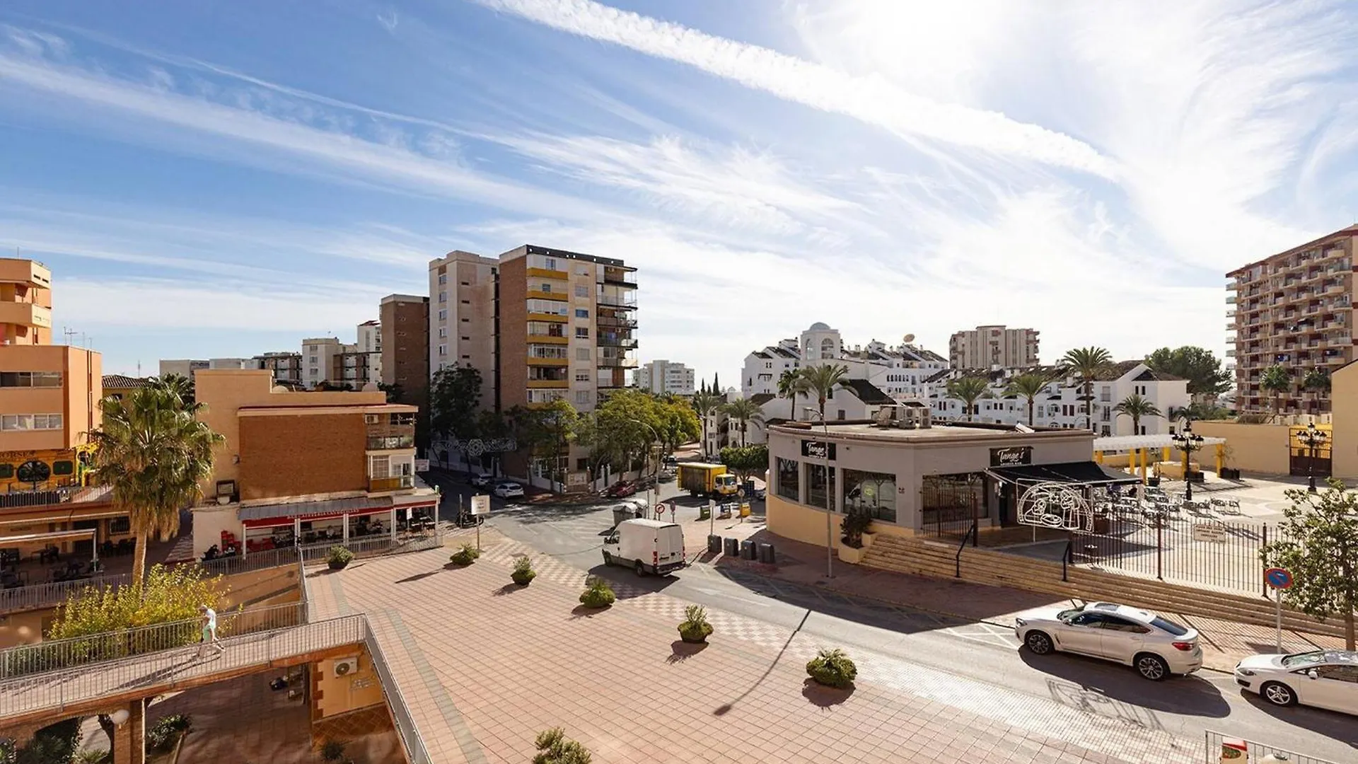 019 Stylish 3 Bed Ibensa Square Apt, Near Beach & Bars Benalmadena 0*,