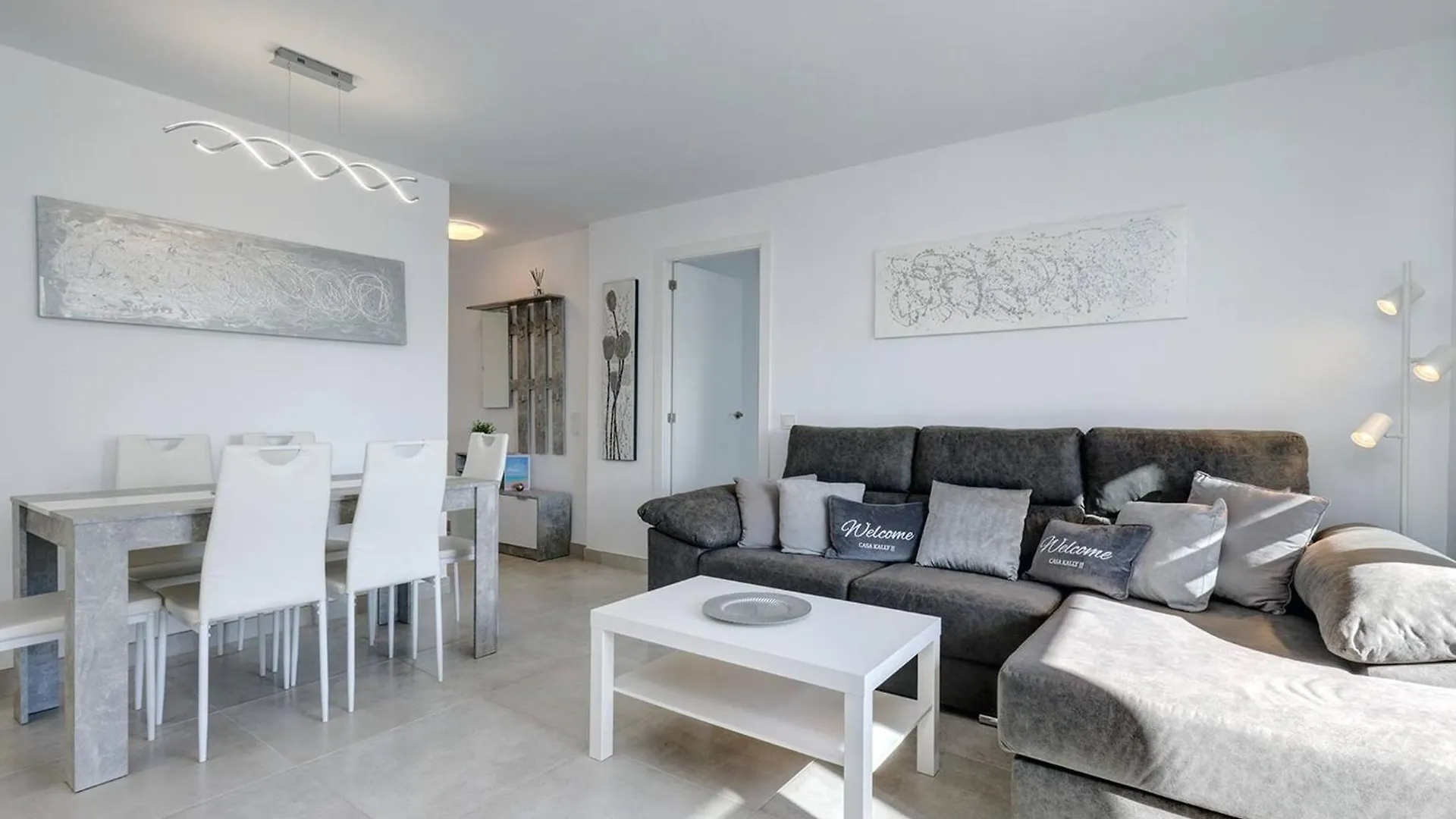019 Stylish 3 Bed Ibensa Square Apt, Near Beach & Bars Benalmadena Spain